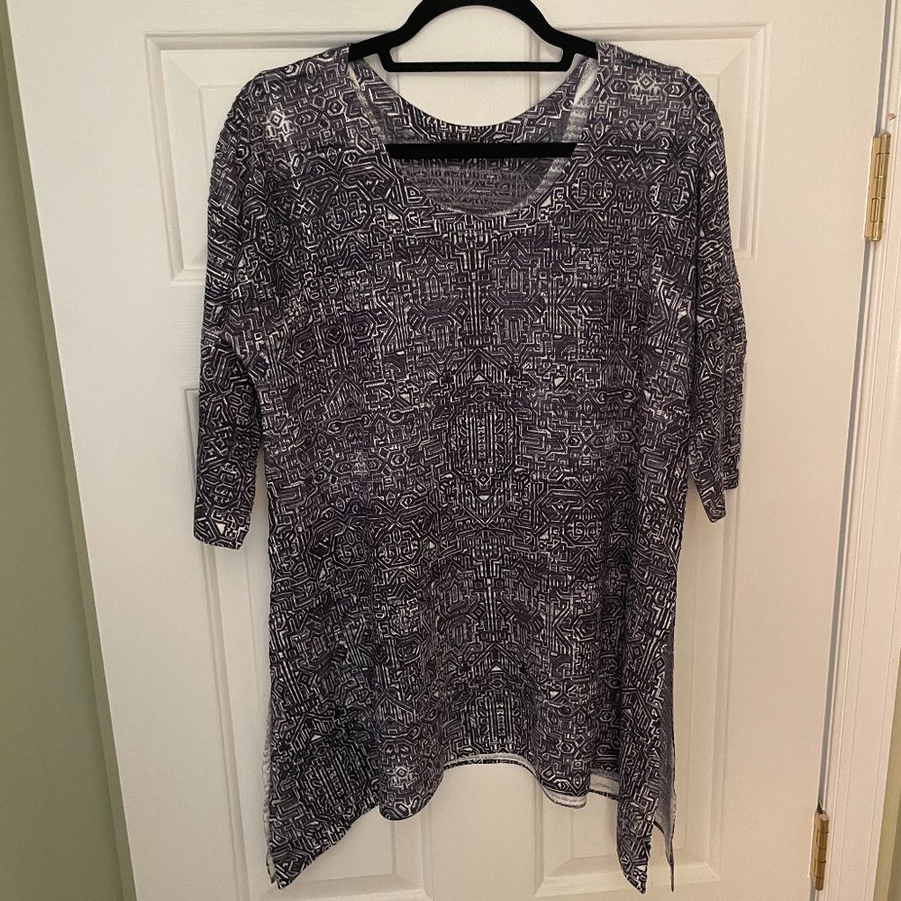 Nally & Millie Elbow Length Scoop-Neck Tunic